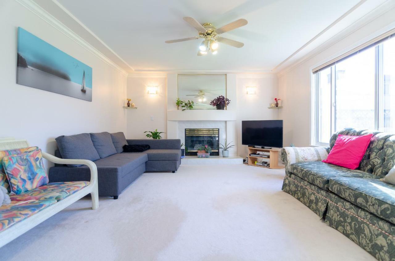 3 Private, Spacious, Bright In A Gorgeous House Homestay New Westminster
