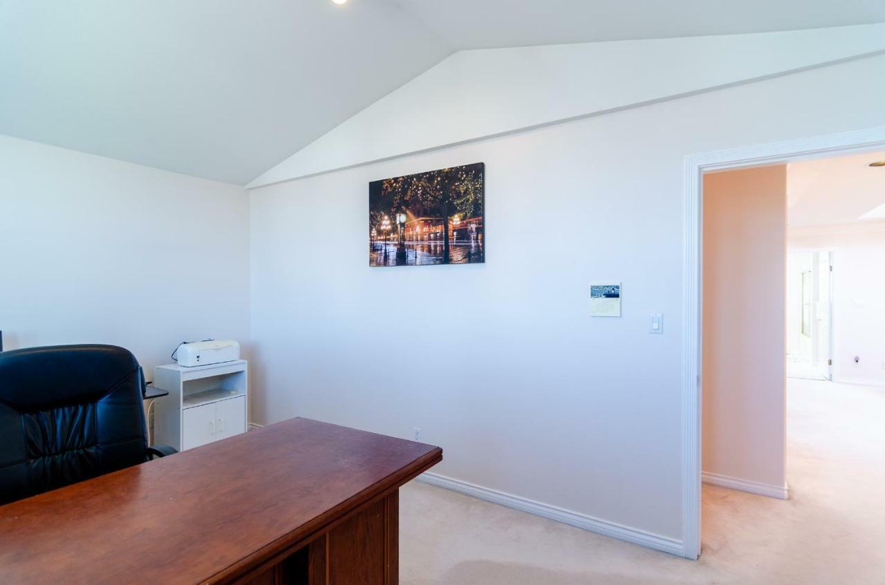 Homestay 3 Private, Spacious, Bright In A Gorgeous House New Westminster